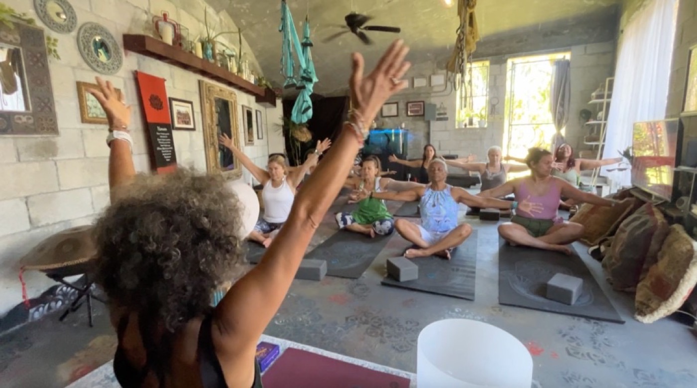 A wellness stop with yoga during the tour.